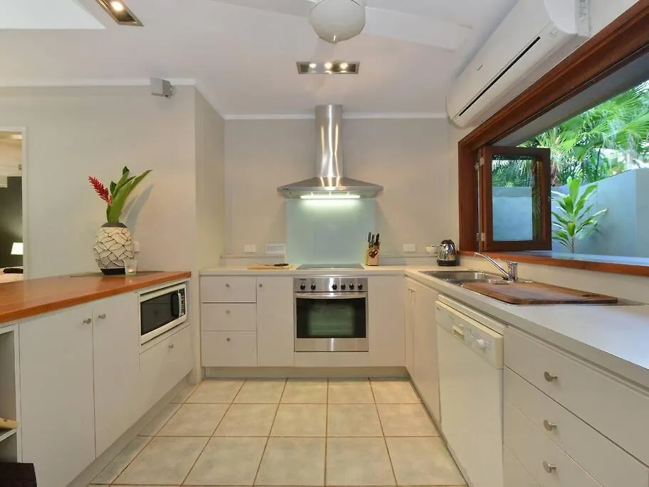Cassowary Villa 1 - Short Walk To Beach And Town Port Douglas