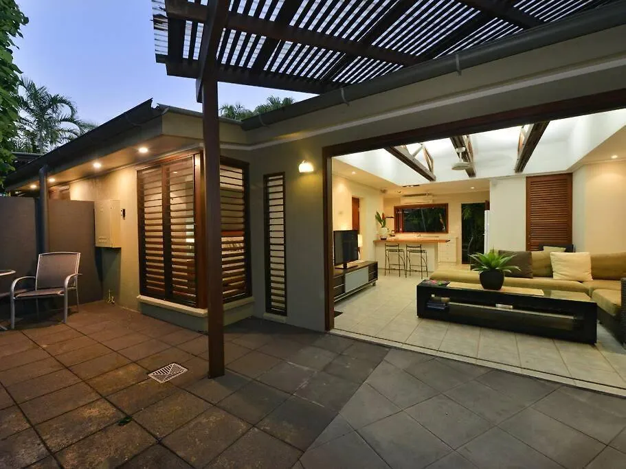 Cassowary Villa 1 - Short Walk To Beach And Town Port Douglas